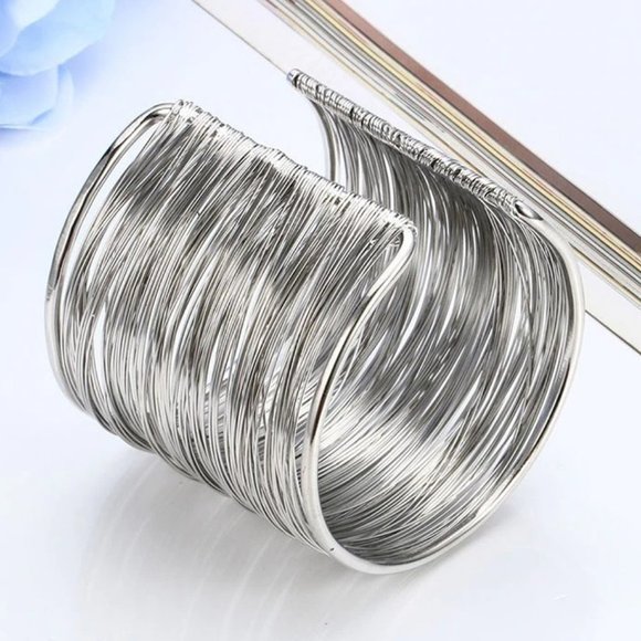 ❤️ NEW Silver-tone Wire Wrap Cuff Bracelet 2 1/4" Show Stopper - Picture 3 of 5
